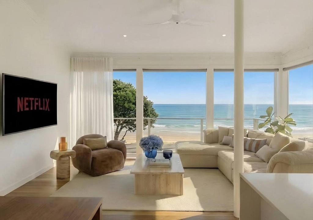 Henley Beach House | Henley Beachfront Home + Sauna, 200m From Square!
