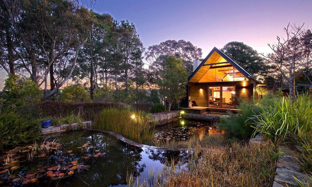 Wentworth Falls House | Hidden beneath a rolling deck, a private spa awaits at The Waterhouse