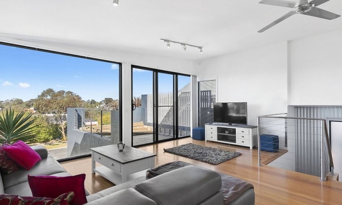 Torquay House | Highlander Haven 8a