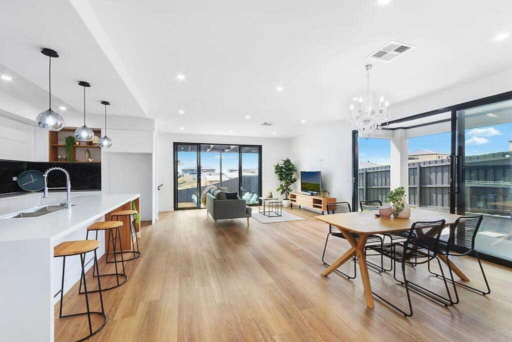 Highton House | Highton Haven Spacious & Serene