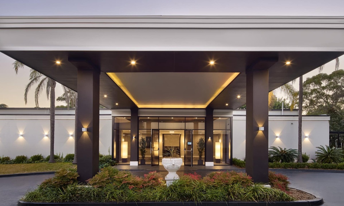 Cabramatta Hotel | Holiday Inn Warwick Farm by IHG