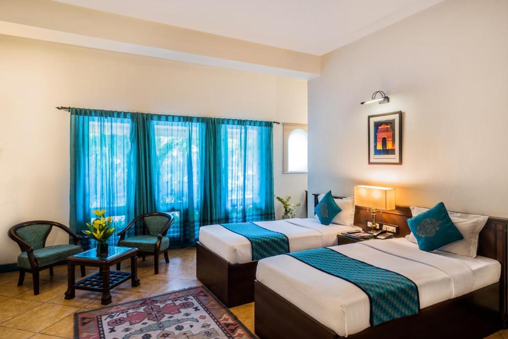 Greater Kailash I Hotel | Home@F37 Kailash Colony Metro