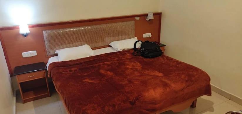 Thalayathimund Hotel | Hornbill Residency