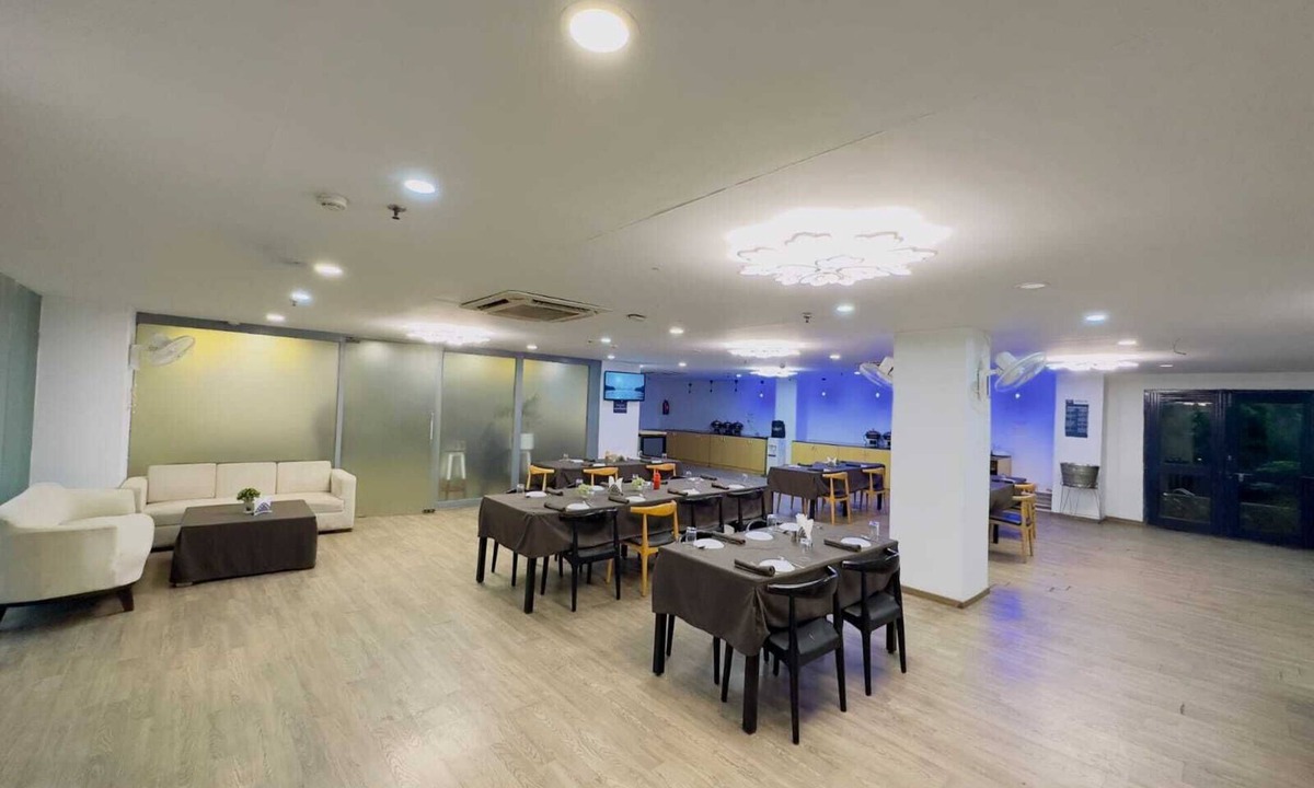 Noida Hotel | Hotel Aarkay Palace