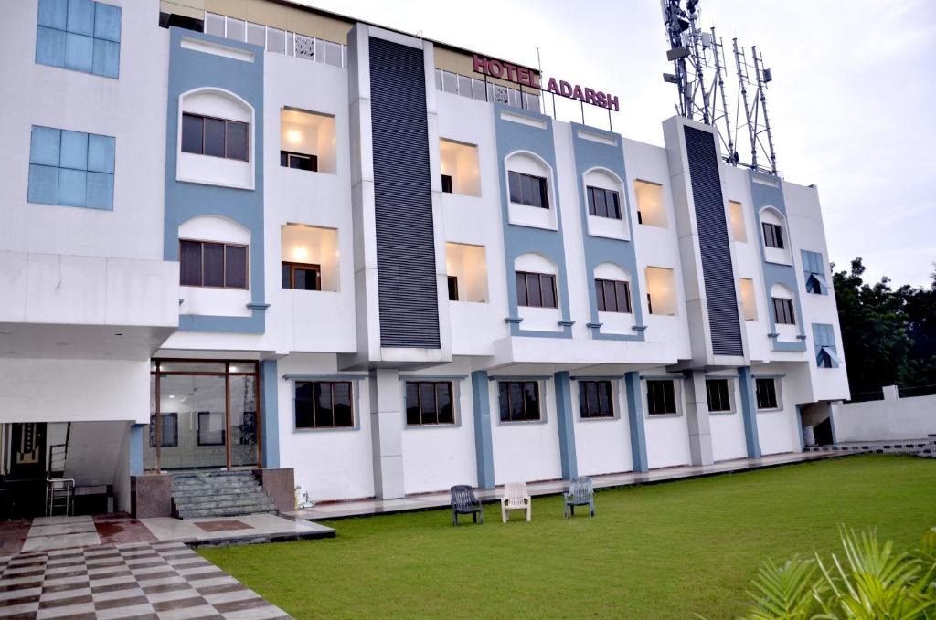Daulatabad Hotel | Hotel Adarsh