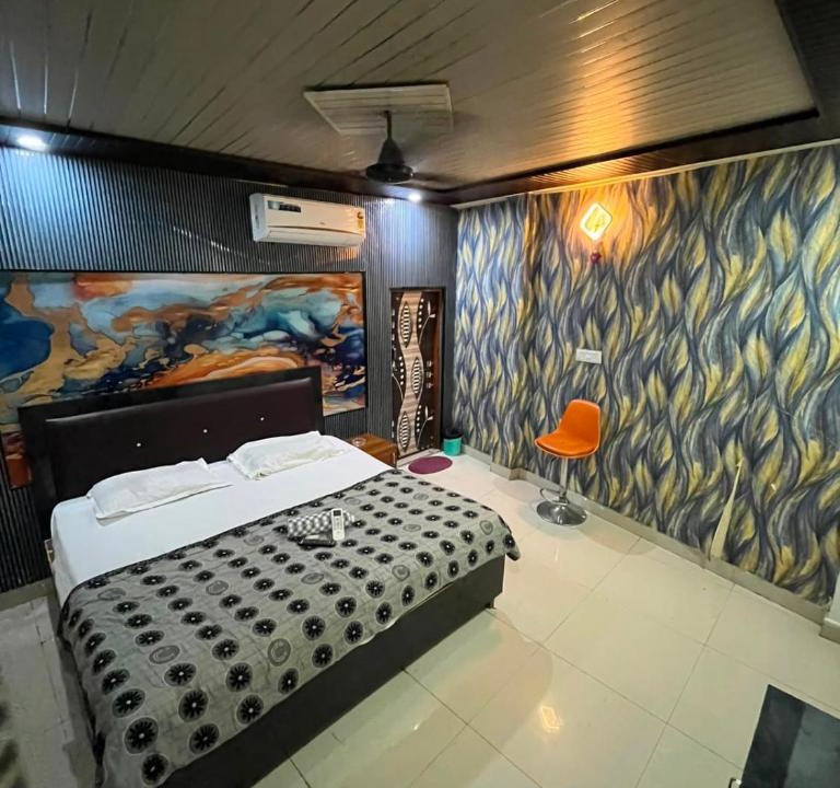 Noida Hotel | Hotel ARISE IN