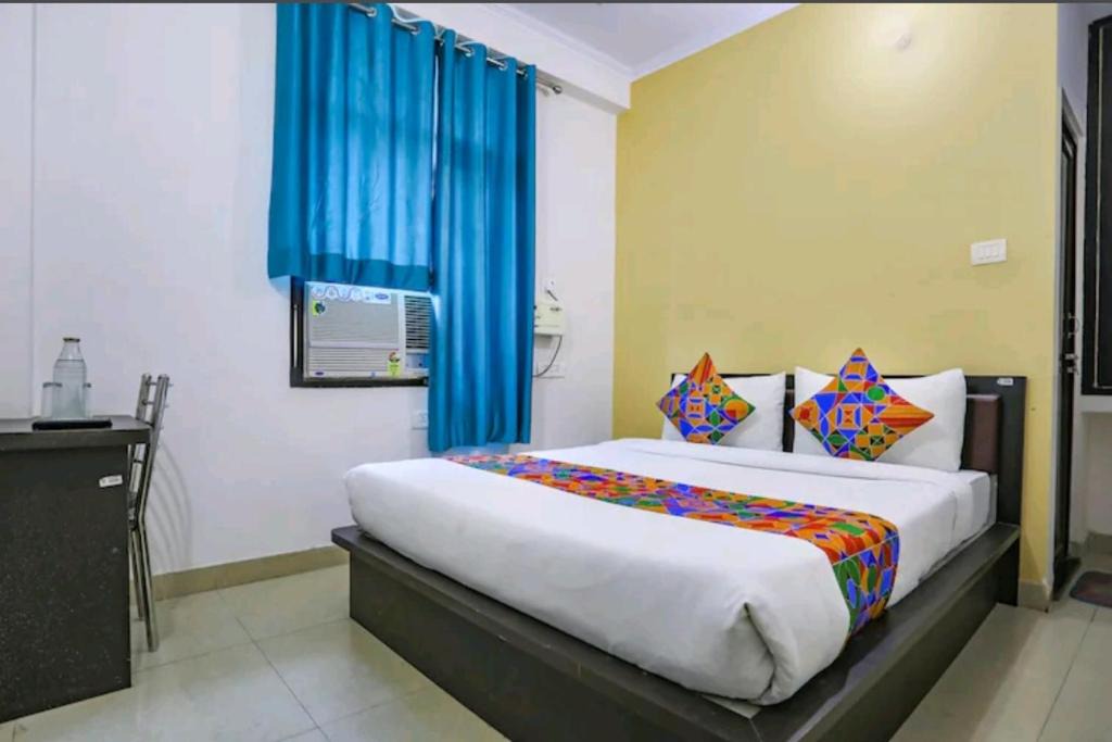 Varanasi Hotel | Hotel Lilly Grand