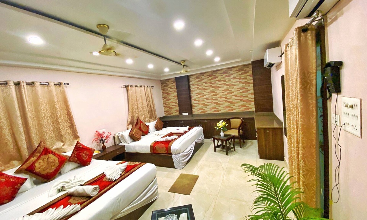 Varanasi Hotel | Hotel Midcity