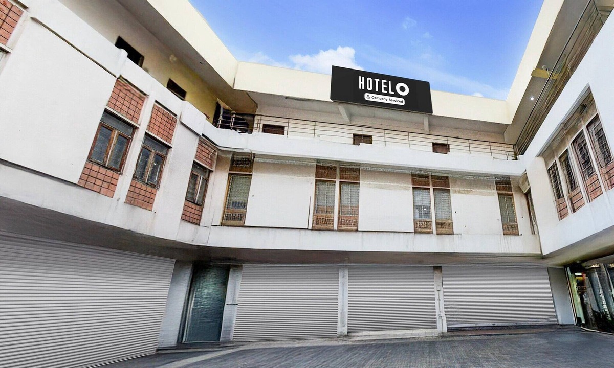 Hyderabad House | Hotel O Lakdikapul Near Birla Mandir