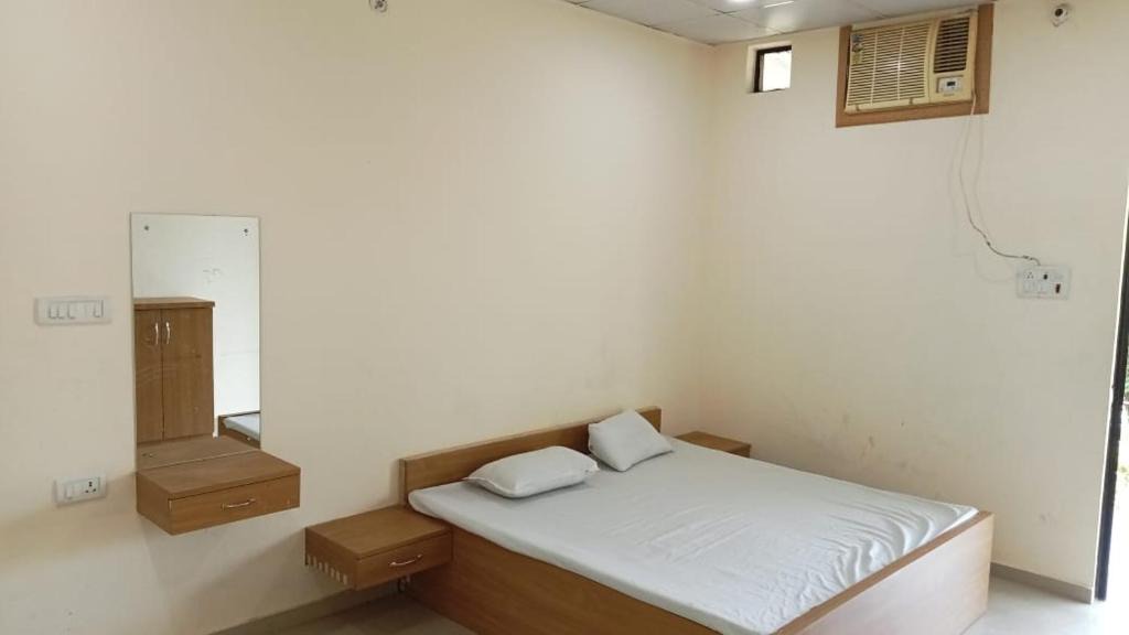 Faizabad House | Hotel Premkunj