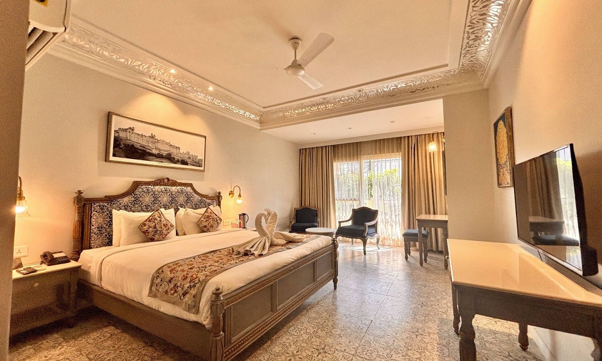 Pink City Hotel | Hotel Ratnawali