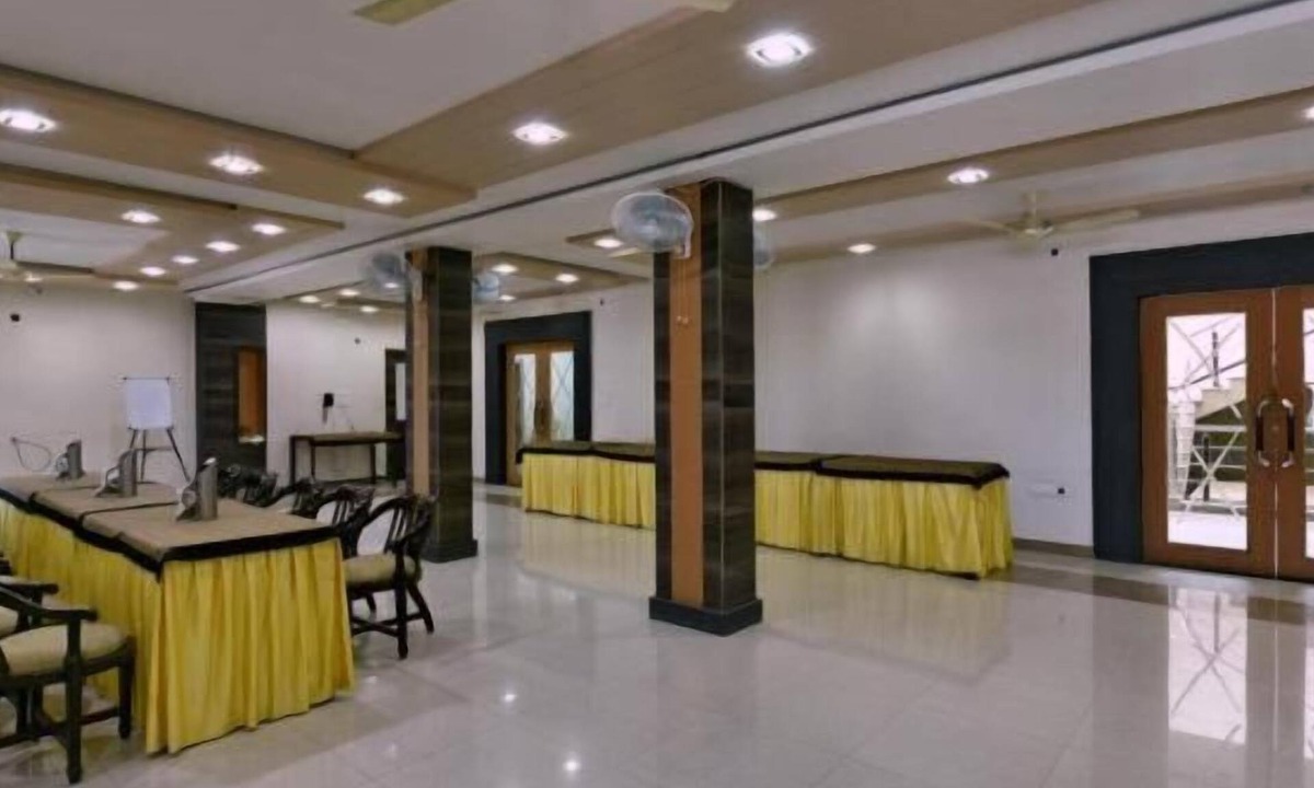 Raigarh Hotel | Hotel Saket Heritage