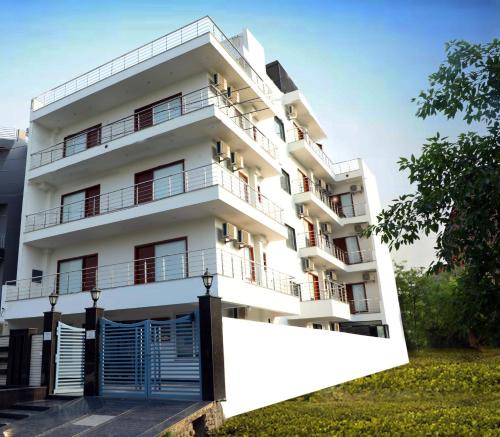 Noida Hotel | Hotel Sandal tree express
