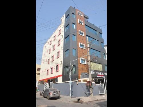 Khachrod Hotel | Hotel Sri Hasmitha