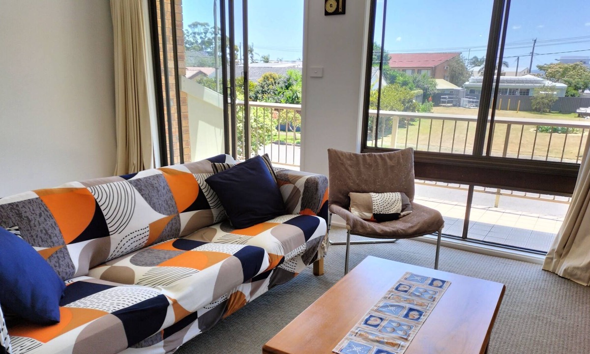 Corlette House | House, easy walk to the beach