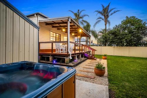 Cessnock House | Hunter Valley Spa Stay