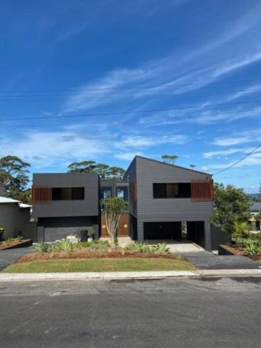 Hyams Beach House | Hyams Beach House B - Brand new lux beach oasis
