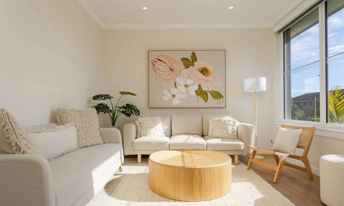 Dee Why Apartment | Idyllic 4-Bed Home With Alfresco Area Near Beach