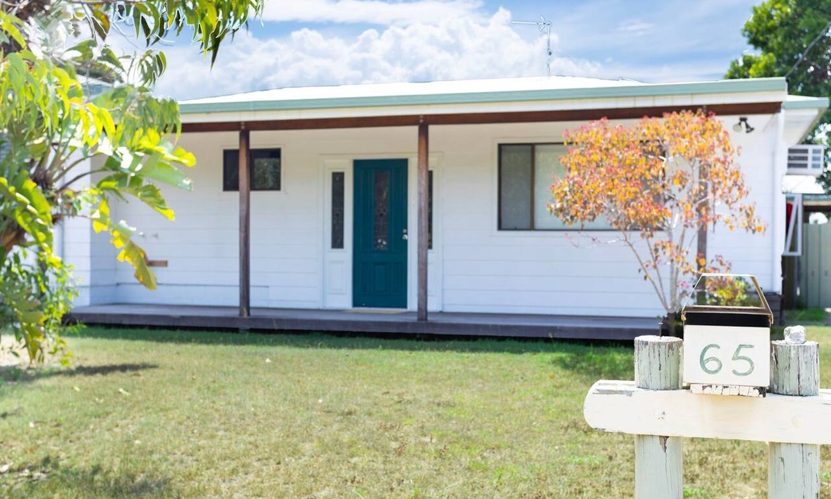 Iluka House | Iluka Sea Star - Bright, Comfortable, Pet-Friendly Holiday Home