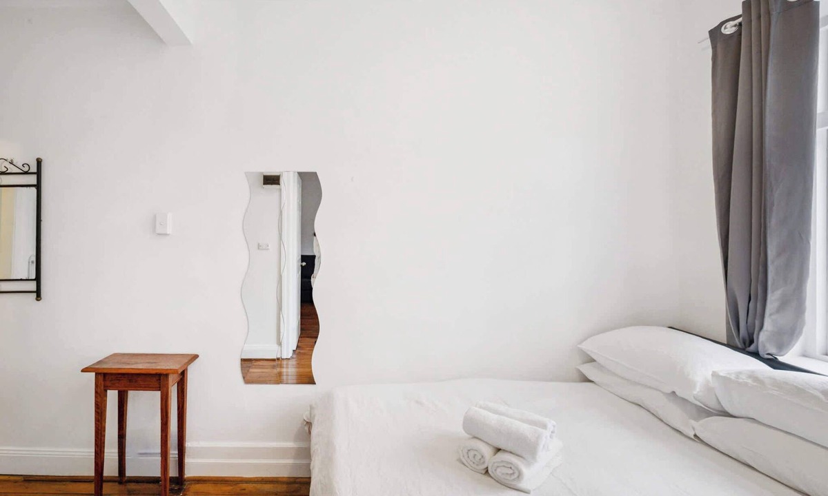 Kings Cross Apartment | Incredible Location 1 BDR Apt