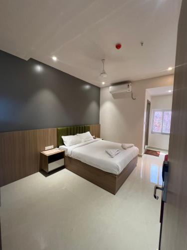 Hyderabad Hotel | ishika grand