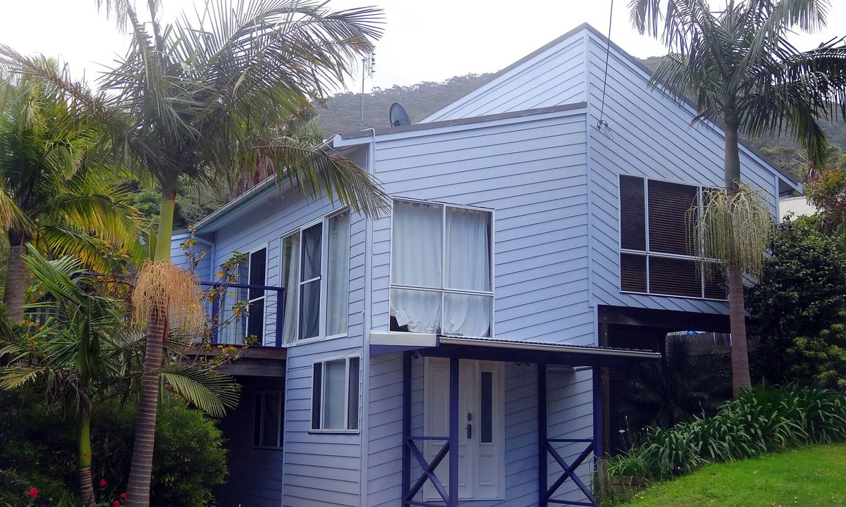 Stanwell Park House | Jacaranda House where beach meets rainforest