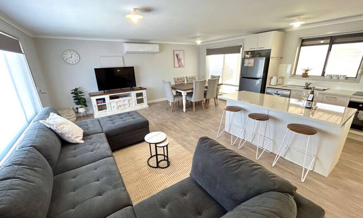 Moonta Bay House | Just About Beachfront - Where Sea Meets Serenity - Moonta Bay