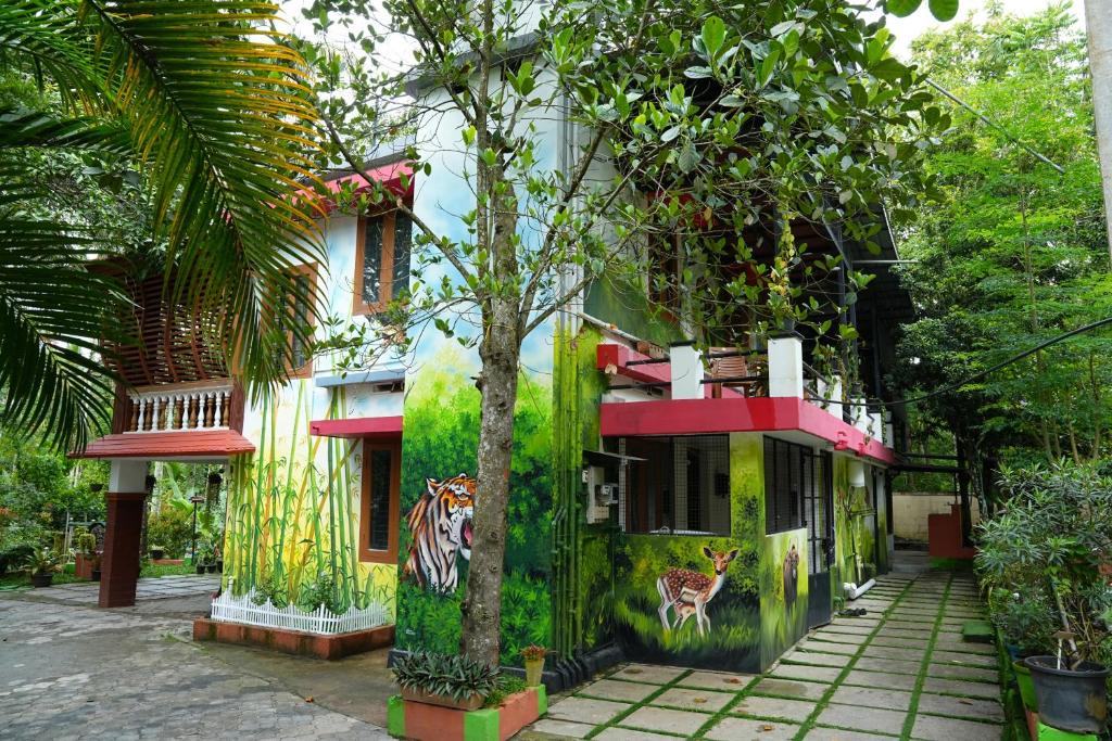 Sulthan Bathery Hotel | Kaivalyam Homestay