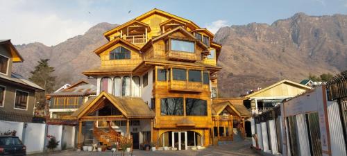 Nishat-Shalimar Hotel | Kashmir Mahal Resorts