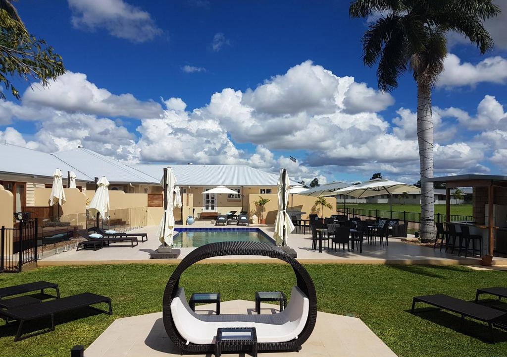 Queenton Hotel | Kernow - Minimum age 18