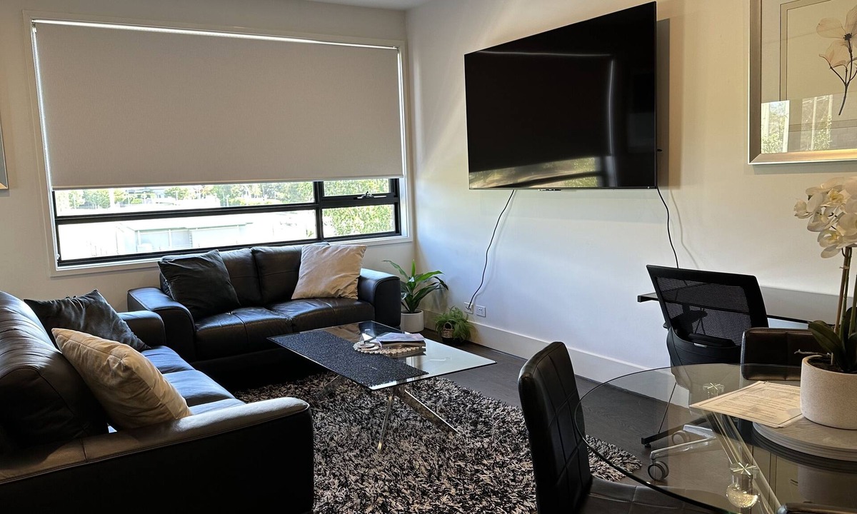 Kingston Apartment | Kingston Foreshore 1 BR Apartment,Views, Parking
