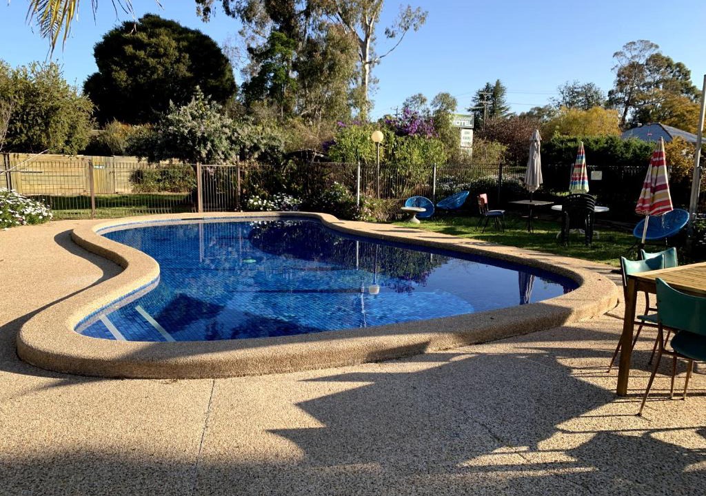 Tocumwal Hotel | Kingswood Motel