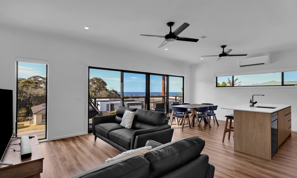 Tura Beach Cabin | Kira Lani - Pet Friendly - Tura