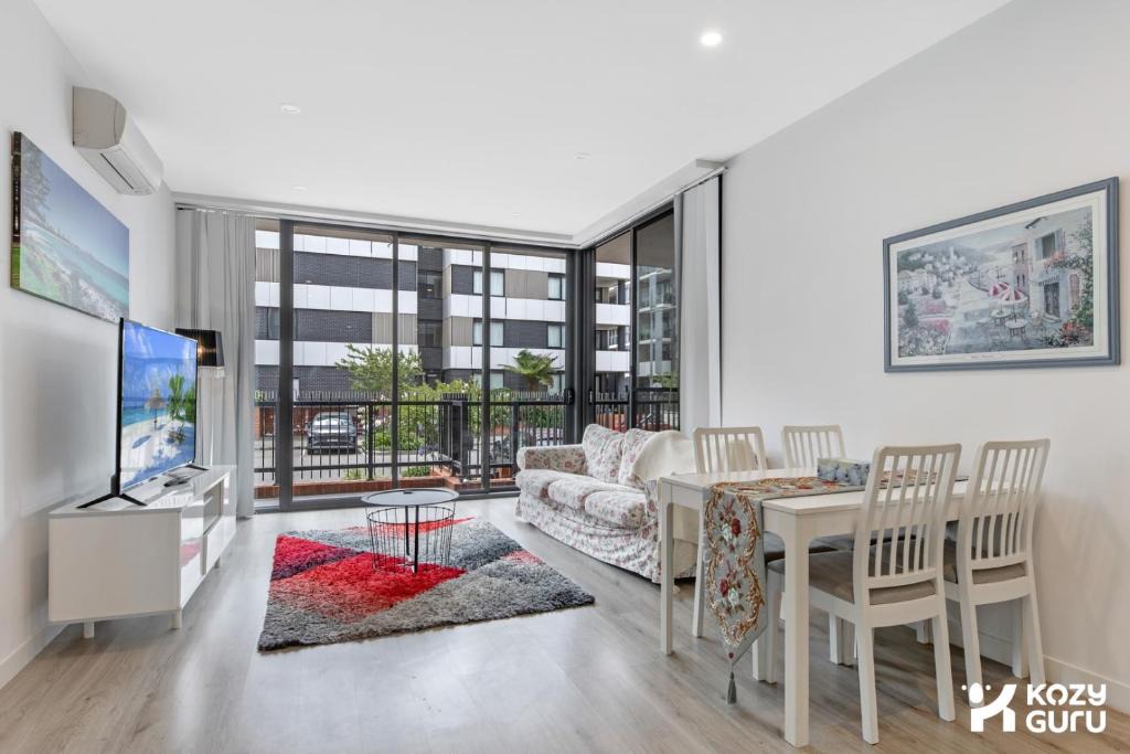Penrith Apartment | KozyGuru | Penrith | 2 Bed 2 Bath Apt Free Parking