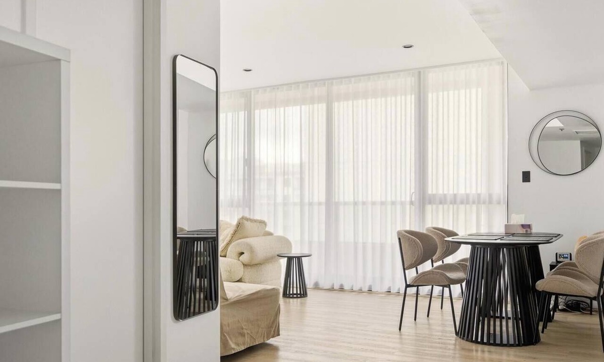 Waterloo Apartment | KozyGuru | Waterloo | Designer Pad with City Views