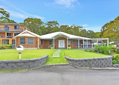 Lake Macquarie City Council House | Lake Daze at Coal Point