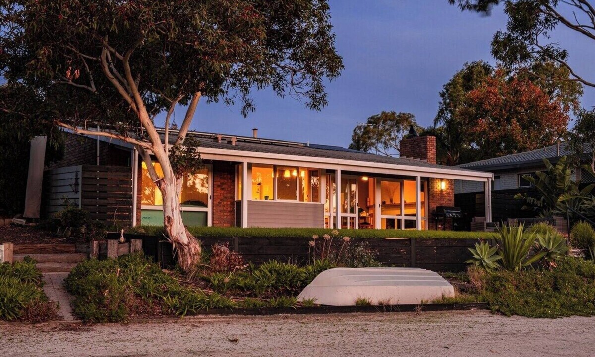 Patterson Lakes House | Lakefront 4 BR house at Patterson Lake +WIFI+BBQ