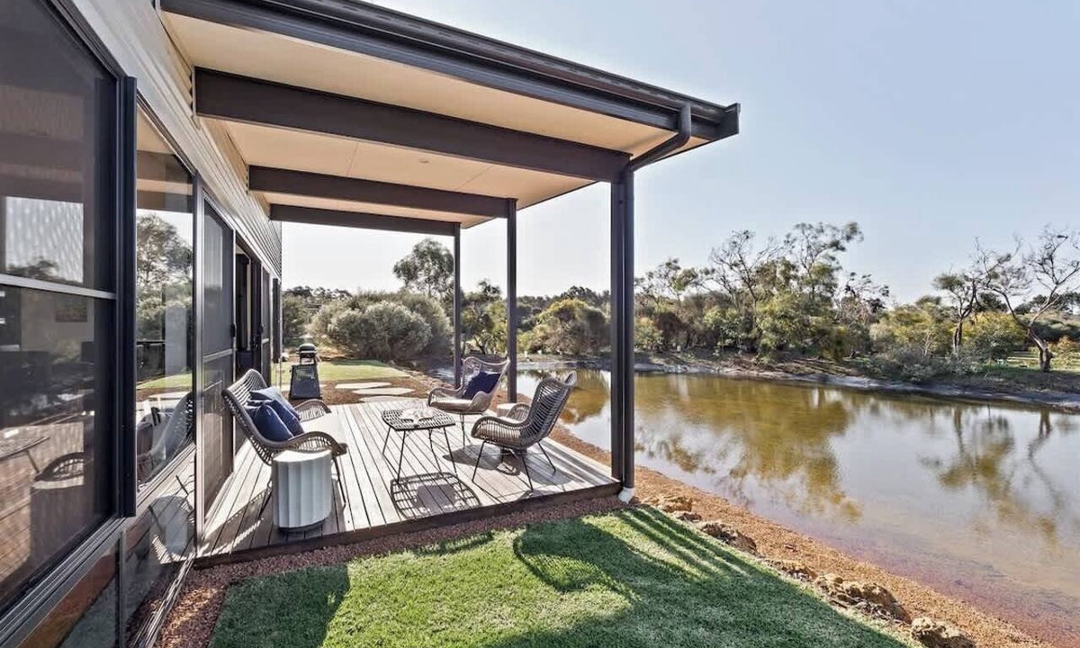 Wilyabrup House | Lang Chalet Vineyard Bliss on the Waterfront