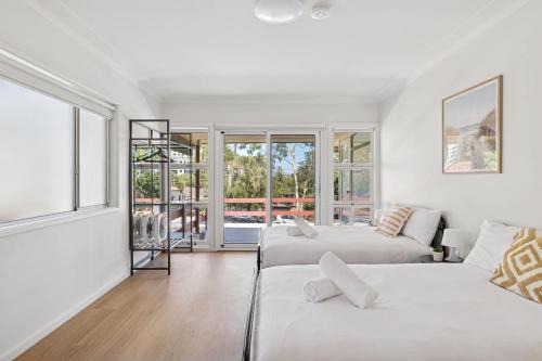 Hurstville House | Large 2-Double-Bed Room Near Hurstville Station - Shared Bathroom & Kitchen