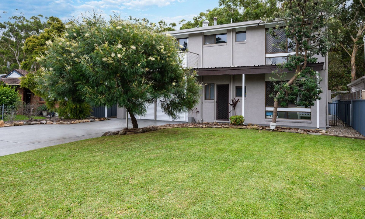 Callala Beach House | Large Pet Friendly house with pool