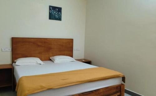 Anna Nagar Hotel | Laya Crest
