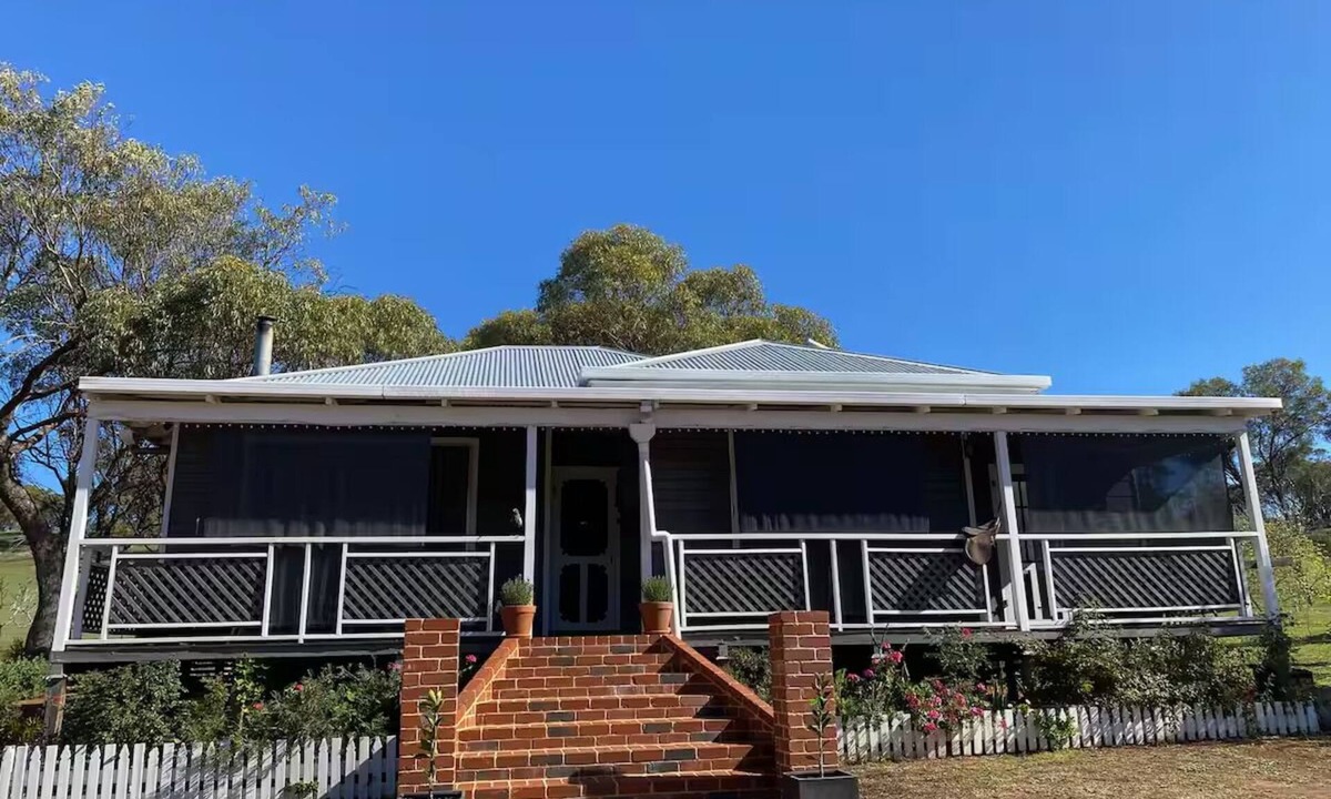 Dewars Pool House | Let It B Cottage