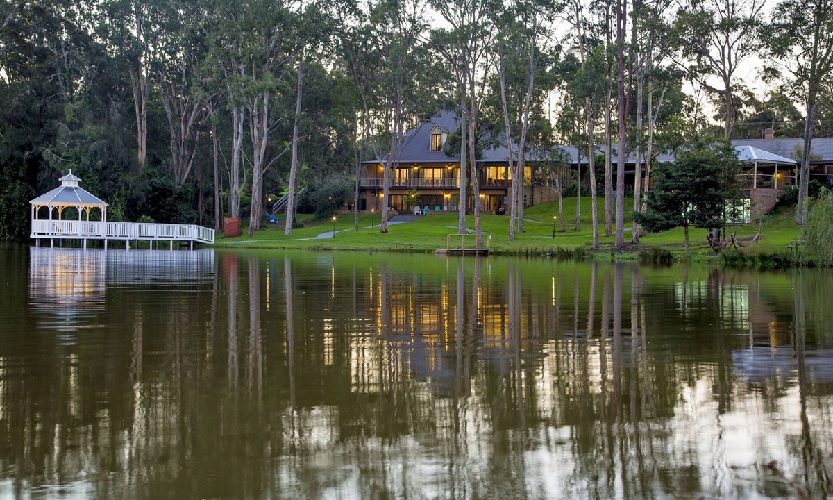 North Batemans Bay Hotel | Lincoln Downs Resort Batemans Bay