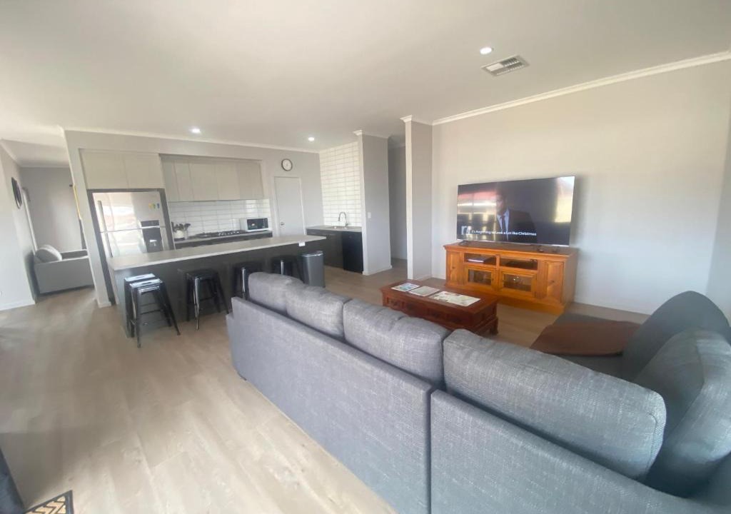 Melville House | Lofty's Shack