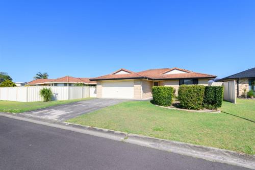 Evans Head House | Lomandra