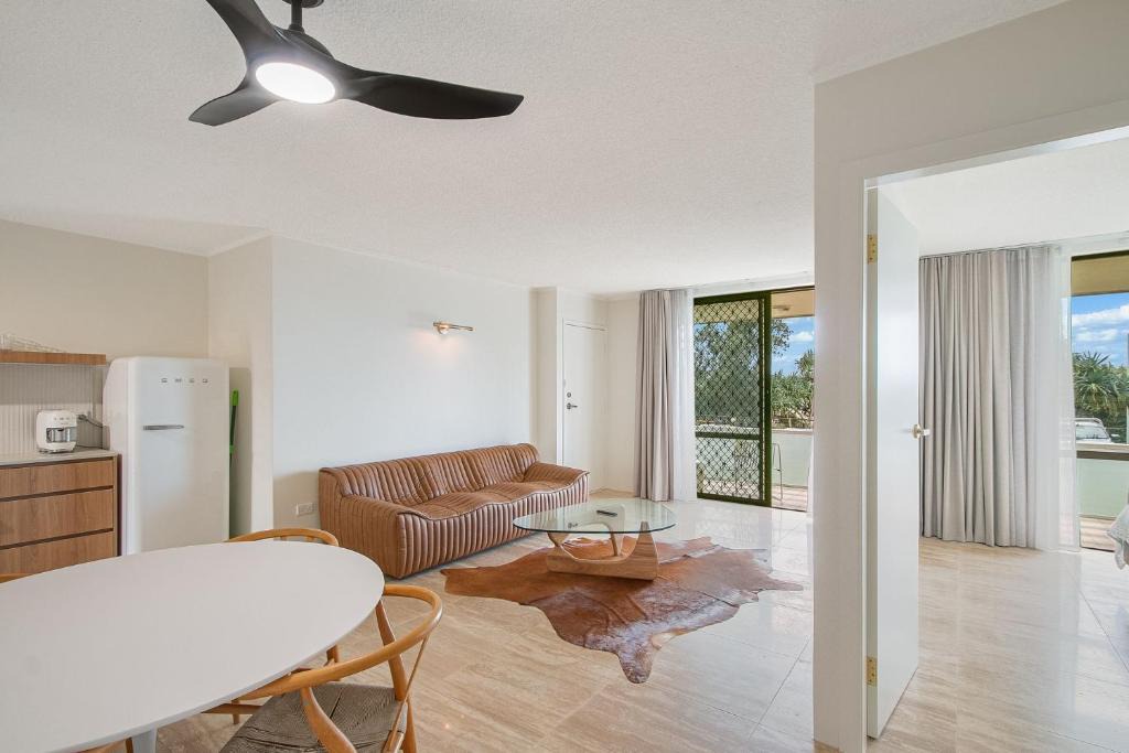 Bilinga Apartment | Longbeach 2