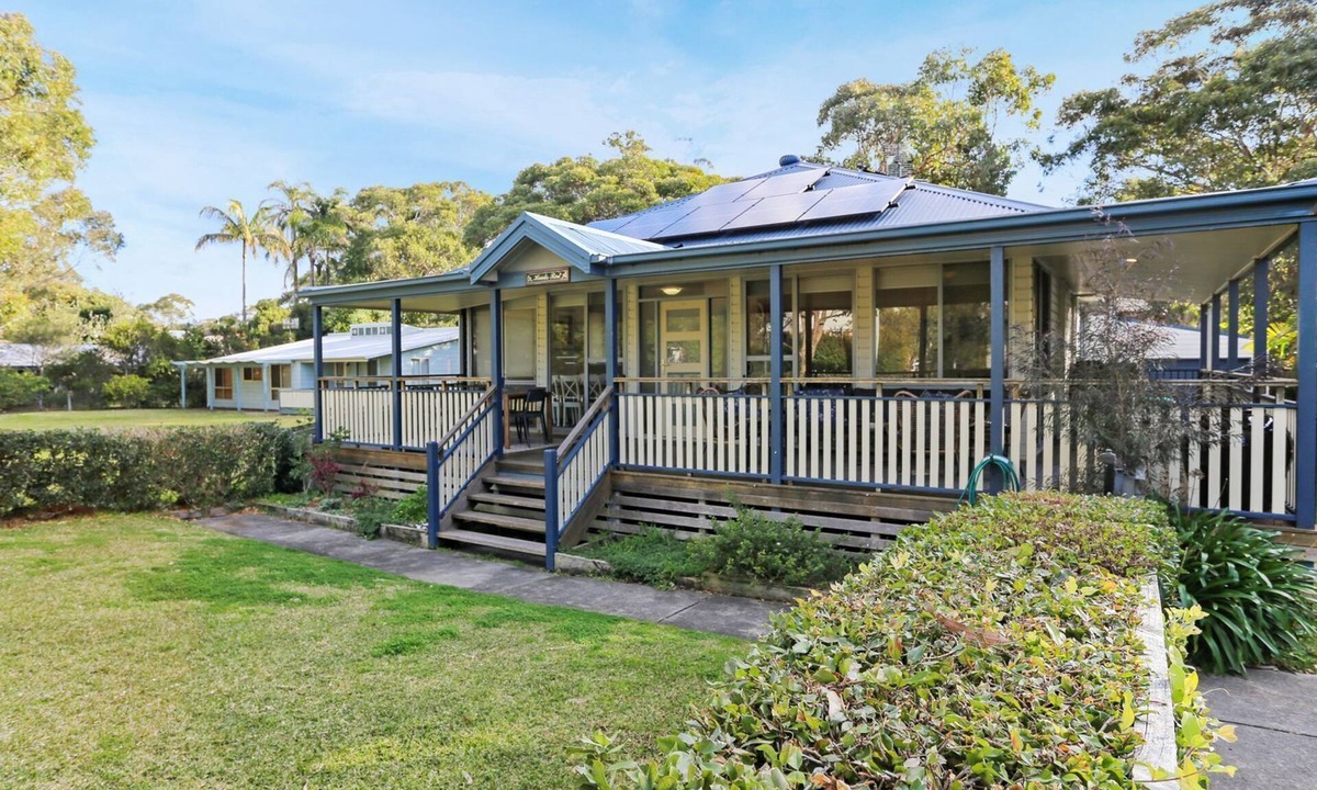 Hawks Nest House | Lovely Pet Friendly Beach House