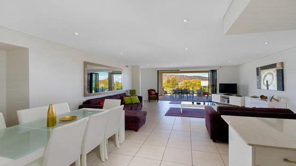 Ettalong Beach House | Luro 2 - Waterfront Luxury