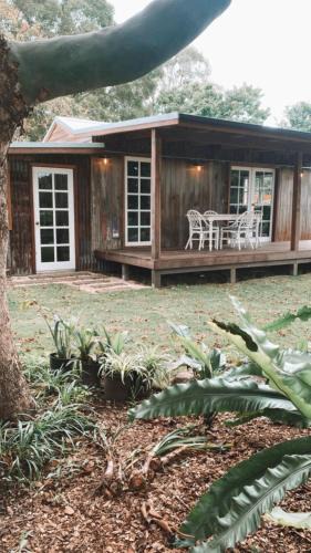 Belmore River House | Luxe Country Cabin - The Ateliers Cottage