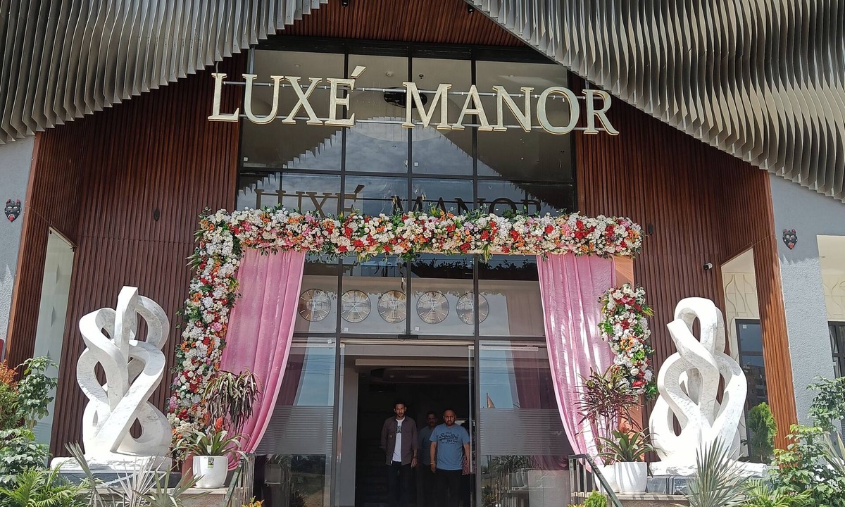 Kharar Hotel | Luxe Manor